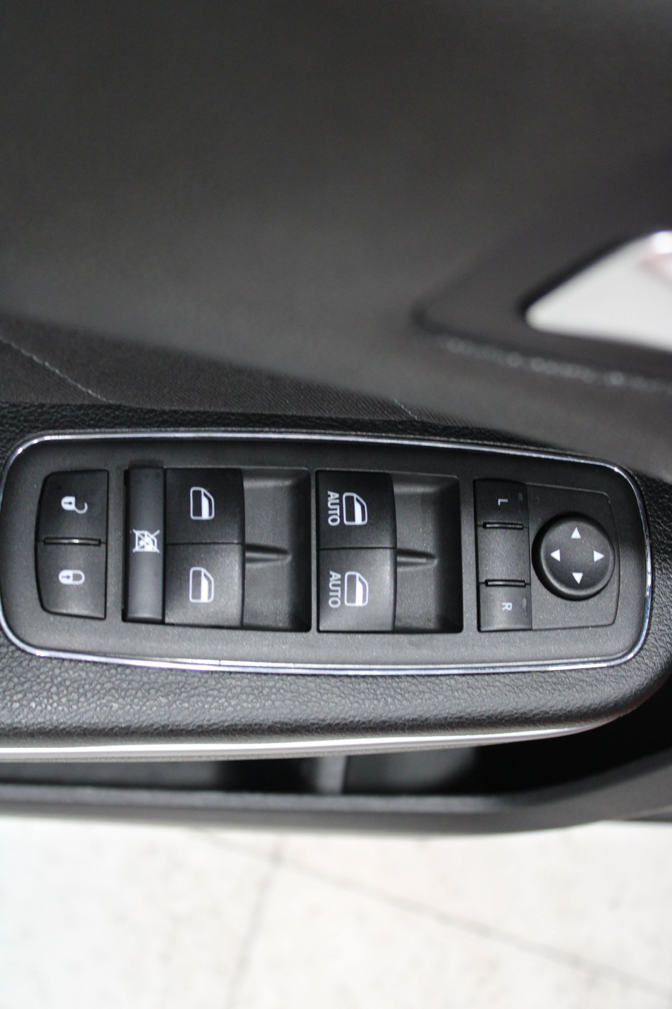 Used 2022 Dodge Charger SXT RWD image 38