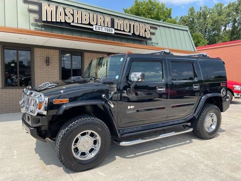 Used 2005 HUMMER H2 w/ Preferred Equipment Group AWD/4WD image 2