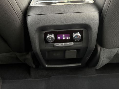 Used 2025 GMC Acadia Elevation image 28