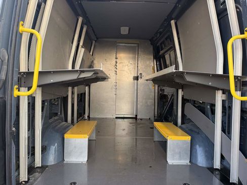 Used 2018 Mercedes-Benz Sprinter 2500 image 34