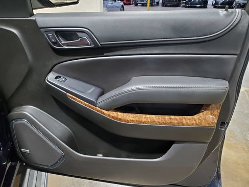 Used 2019 Chevrolet Tahoe Premier w/ Premier Plus Edition RWD image 16