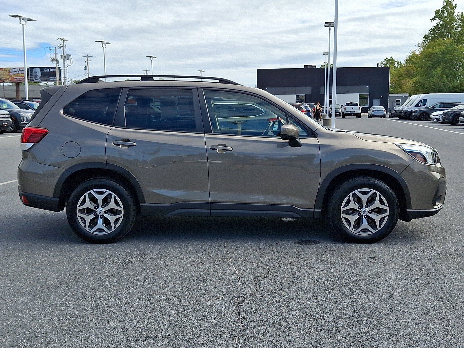 Used 2021 Subaru Forester Premium AWD/4WD image 4