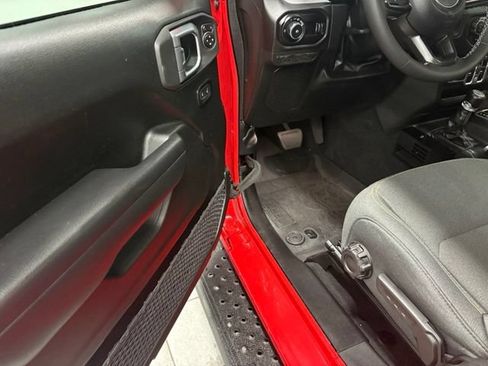 Used 2025 Jeep Wrangler Unlimited Sport AWD/4WD image 12