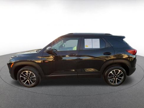 Used 2025 Chevrolet TrailBlazer LT image 9