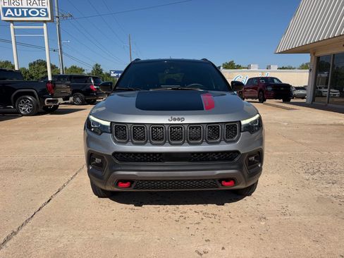 Used 2023 Jeep Compass Trailhawk w/ Trailhawk Elite Group AWD/4WD image 2