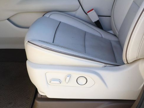 Used 2021 GMC Yukon Denali w/ LPO, Illumination Package image 18