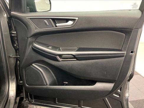 Used 2016 Ford Edge SE image 26