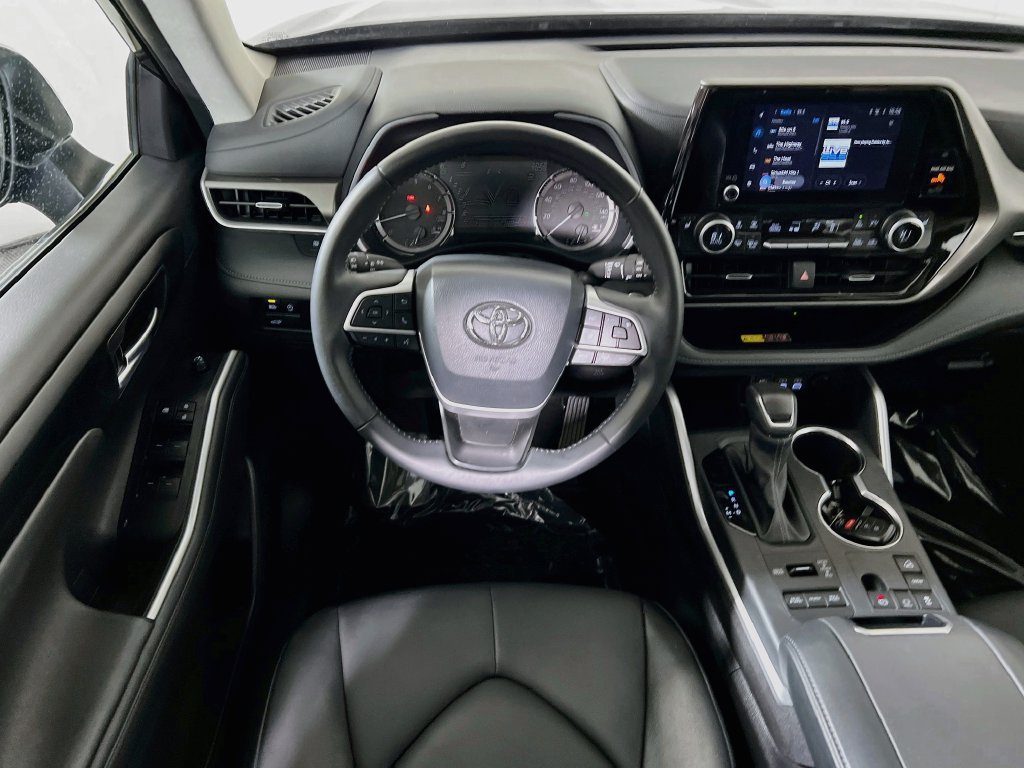 Used 2025 Toyota Highlander XLE AWD/4WD image 20