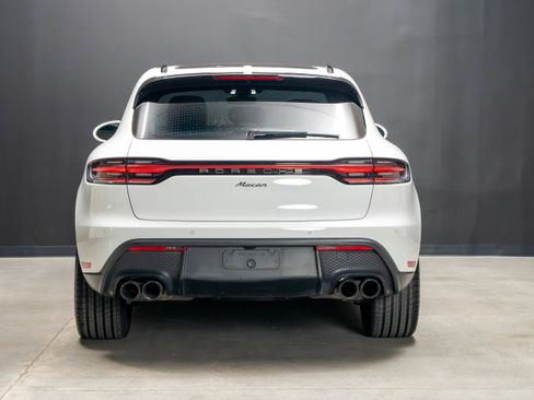 Certified 2026 Porsche Macan AWD/4WD image 6