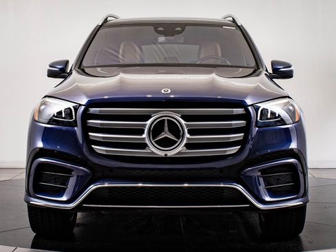 Certified 2024 Mercedes-Benz GLS 580 4MATIC image 2