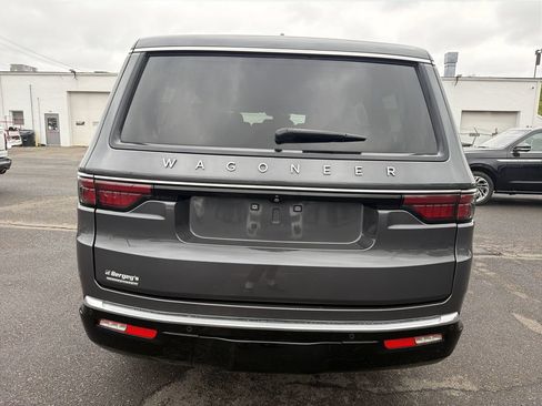 Used 2023 Jeep Wagoneer 4WD w/ Convenience Group I image 5