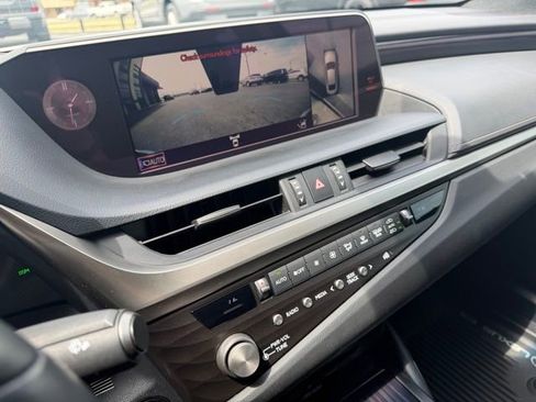 Used 2021 Lexus ES 350 Ultra Luxury w/ Accessory Package 2 FWD image 11