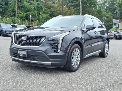 Used 2023 Cadillac XT4 Premium Luxury w/ Cold Weather Package FWD image 4