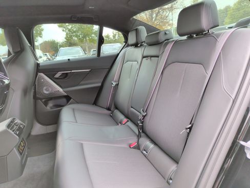 Used 2026 BMW M5 w/ Executive Package image 32