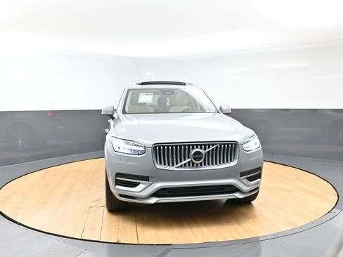 Used 2024 Volvo XC90 T8 Plus AWD/4WD image 4