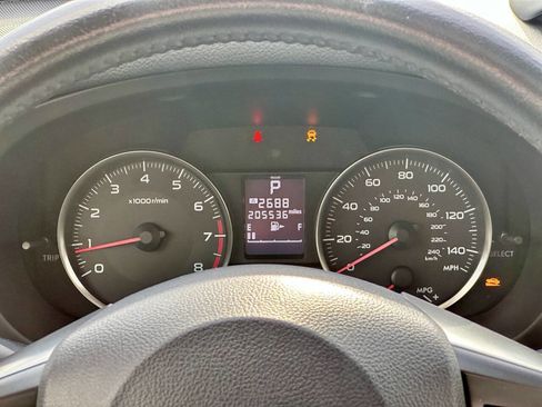 Used 2013 Subaru Crosstrek 2.0i Limited image 20