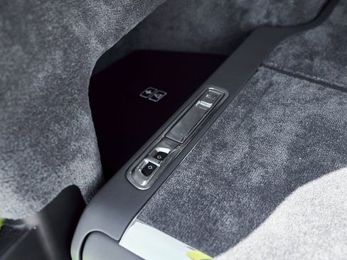 Used 2024 Rolls-Royce Cullinan AWD/4WD image 21