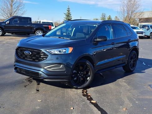 Certified 2024 Ford Edge SE w/ Black Appearance Package image 28