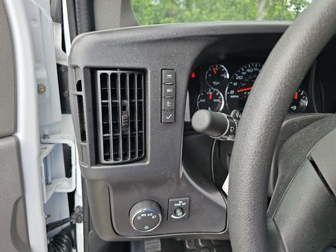 New 2025 GMC Savana 2500 Extended w/ Driver Convenience Package image 35