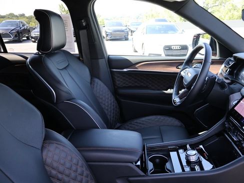 Used 2025 Jeep Grand Cherokee Summit w/ Obsidian Package AWD/4WD image 10