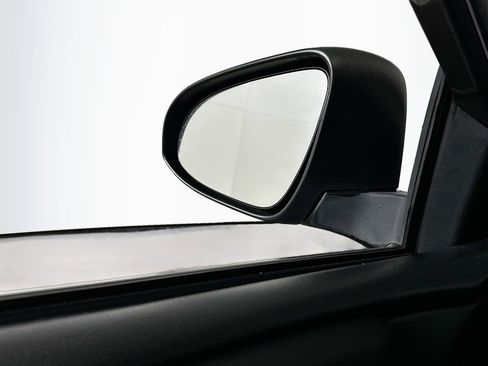 Used 2015 Toyota Camry SE image 16