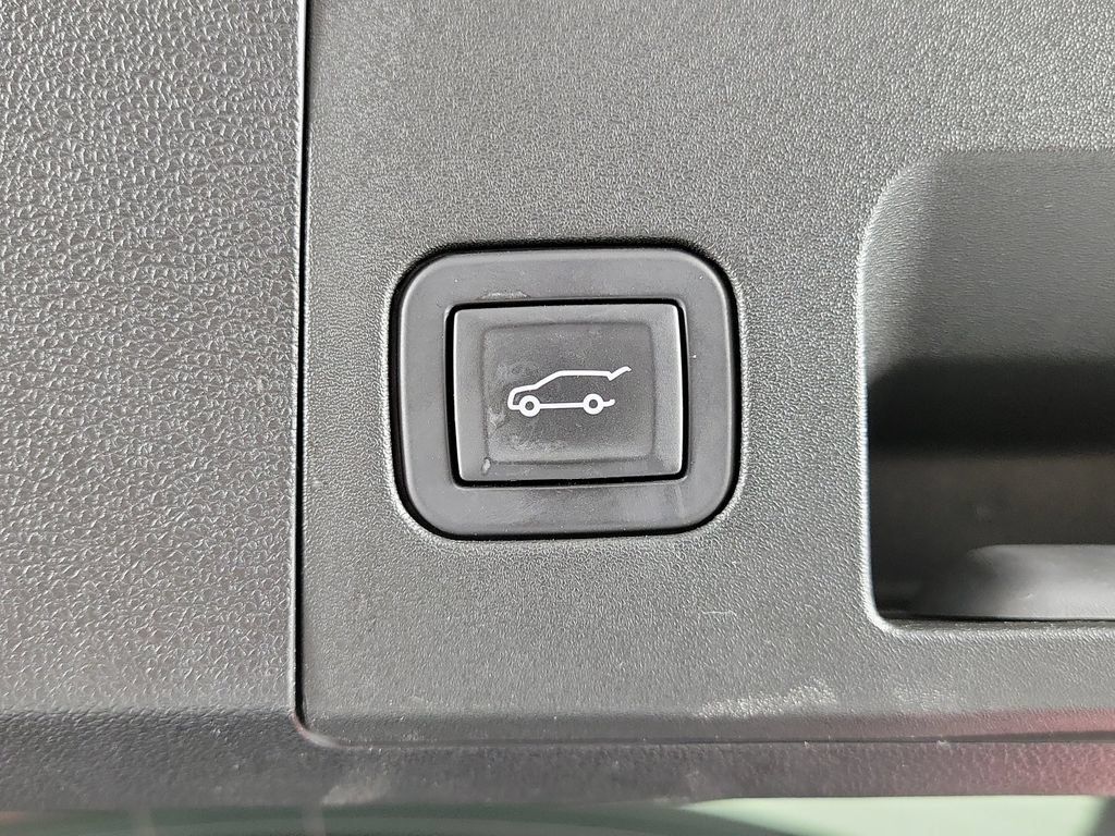 Certified 2024 Cadillac XT4 Premium Luxury AWD/4WD image 10