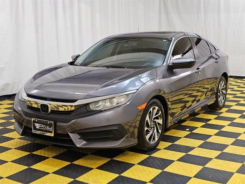 Used 2018 Honda Civic EX image 7