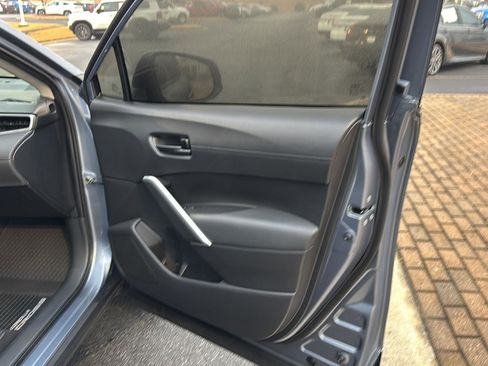 Certified 2022 Toyota Corolla Cross LE image 12