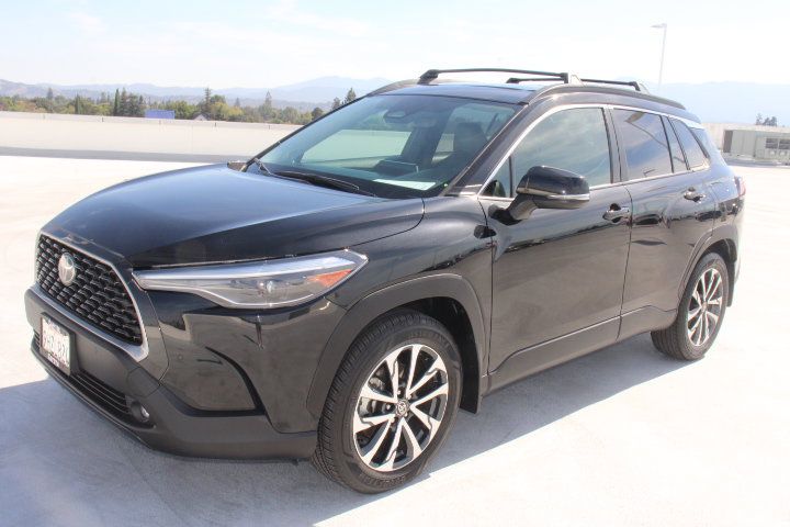 Certified 2023 Toyota Corolla Cross XLE w/ Convenience Package FWD image 6