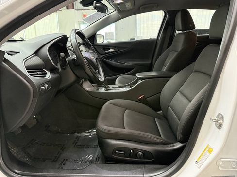 Used 2019 Chevrolet Malibu RS FWD image 11