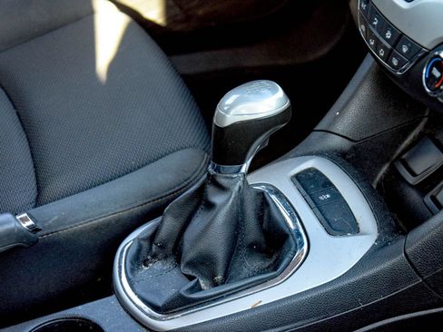 Used 2016 Chevrolet Cruze LS FWD image 19
