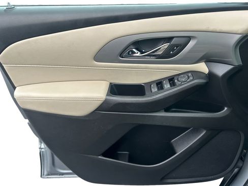 Used 2023 Chevrolet Traverse LS w/ Safety Package image 17