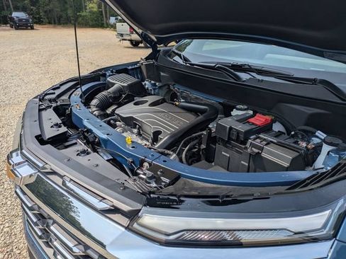 New 2026 Chevrolet Equinox LT w/ Safety and Technology Package FWD image 38