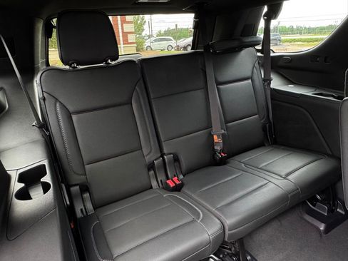Used 2021 GMC Yukon Denali w/ Denali Ultimate Package AWD/4WD image 25