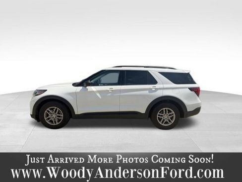 Used 2026 Ford Explorer Active w/ Active Comfort Package RWD image 3