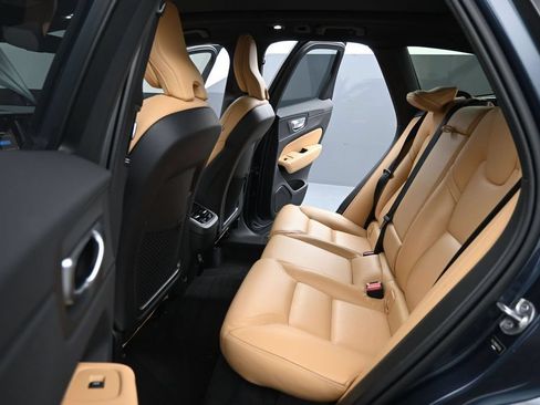 Certified 2024 Volvo XC60 B5 Ultimate AWD/4WD image 21