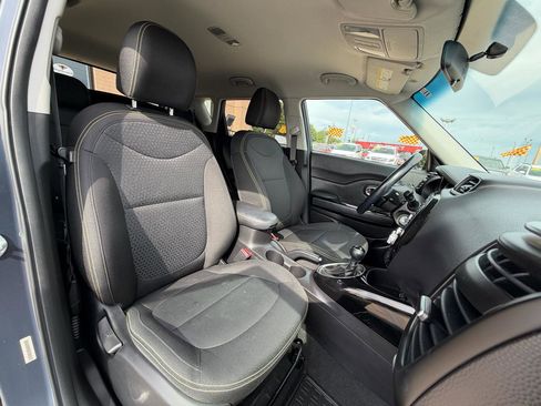 Used 2014 Kia Soul + w/ Audio Package FWD image 20