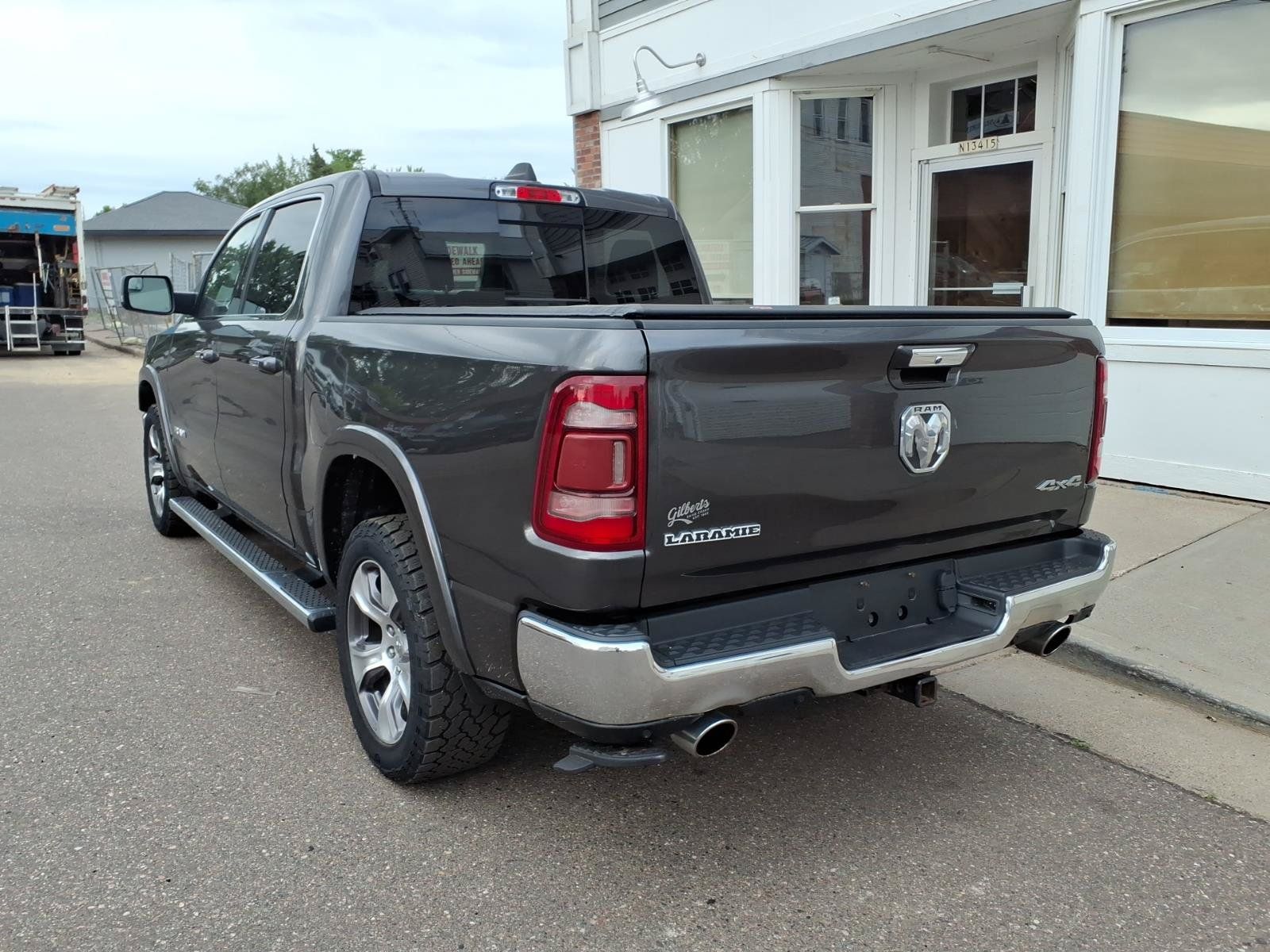 Used 2019 RAM 1500 Laramie AWD/4WD image 8