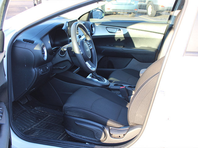 Used 2022 Kia Forte LXS FWD image 12