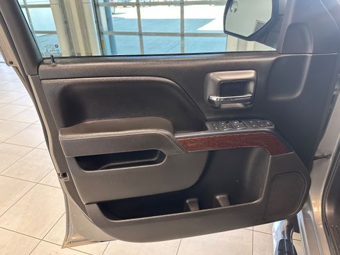 Used 2017 GMC Sierra 1500 SLE w/ SLE Value Package AWD/4WD image 11