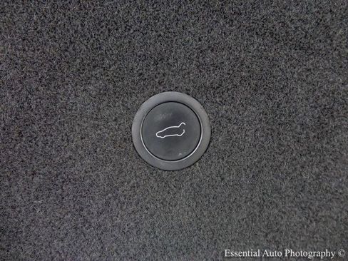 Used 2022 Tesla Model S Plaid image 40