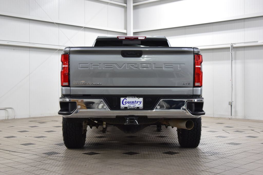 Used 2025 Chevrolet Silverado 3500 LTZ w/ LTZ Premium Package AWD/4WD image 7