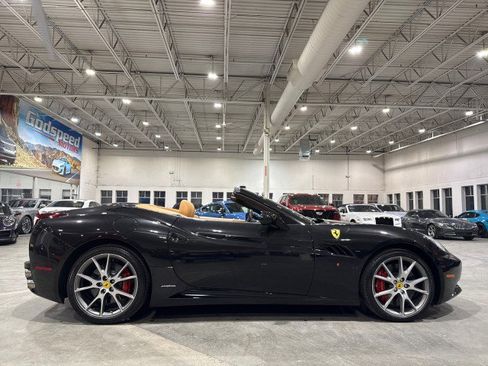 Used 2010 Ferrari California image 6