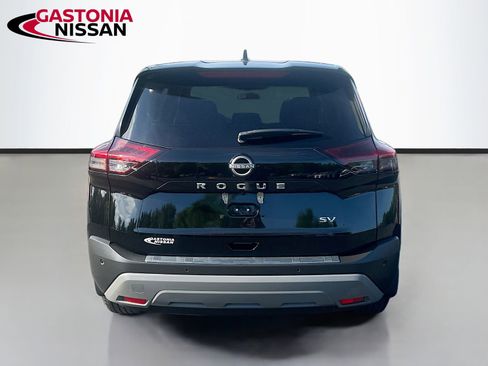 Used 2023 Nissan Rogue SV image 7