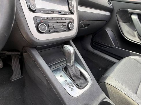 Used 2012 Volkswagen Eos Komfort FWD image 47