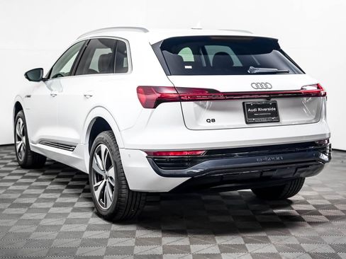 Used 2024 Audi Q8 e-tron Premium Plus w/ Premium Plus Package AWD/4WD image 2