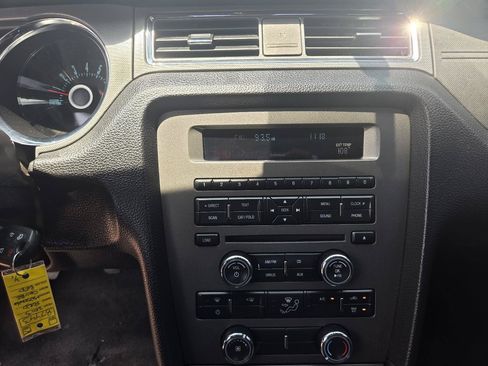 Used 2013 Ford Mustang Coupe RWD image 16