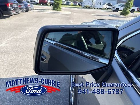 Used 2024 GMC Sierra 1500 SLT w/ SLT Premium Plus Package AWD/4WD image 8