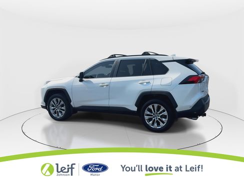 Used 2021 Toyota RAV4 XLE Premium image 6