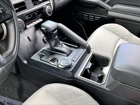Used 2025 Toyota Tacoma SR5 AWD/4WD image 16